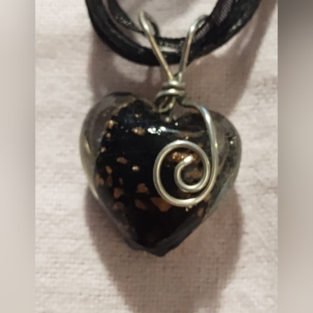 🇺🇸 Clearance 🇺🇸Black Glass Heart Necklace With Ribbon Chain